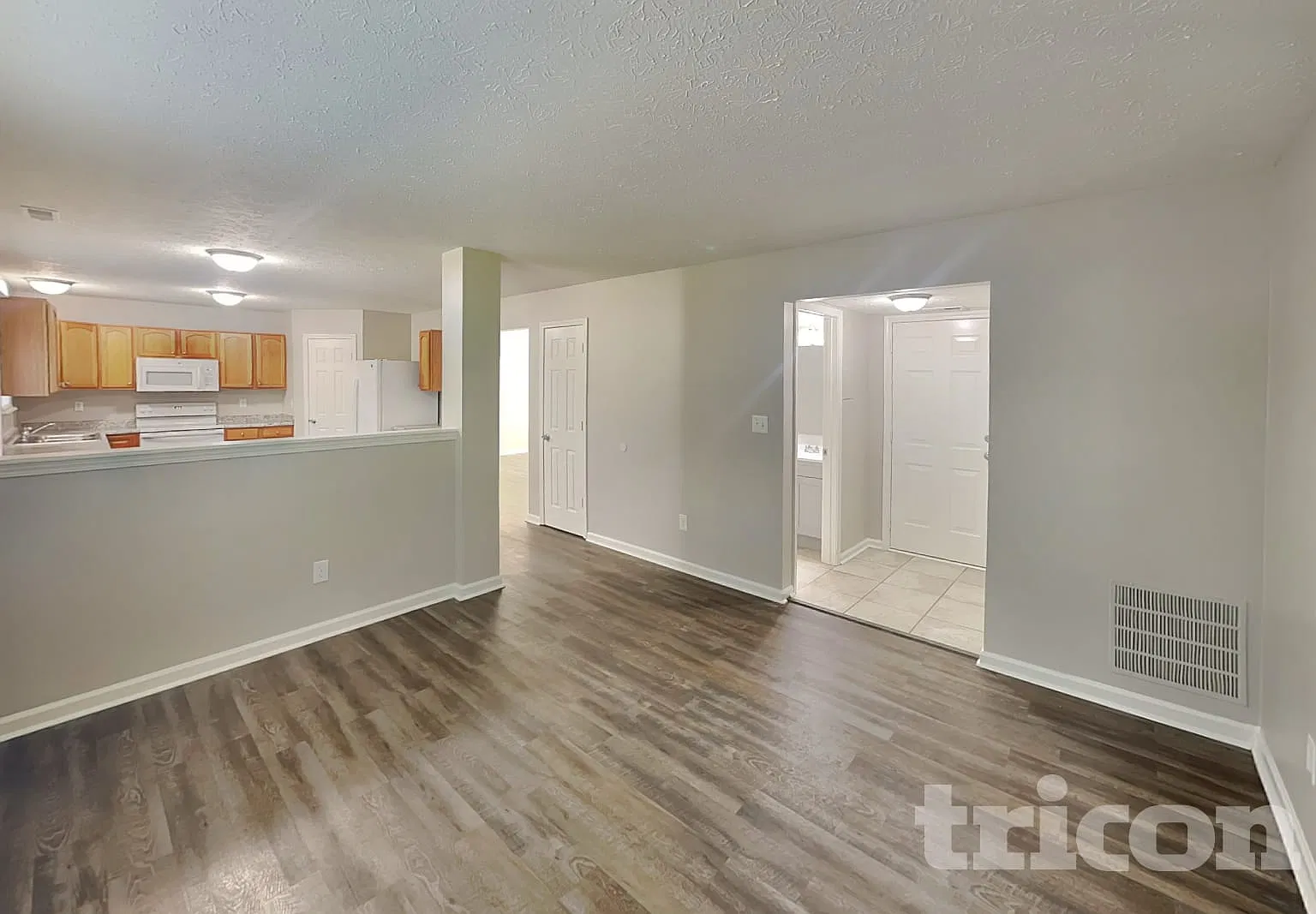 10740 Snowdrop Way Indianapolis IN — Photo 2