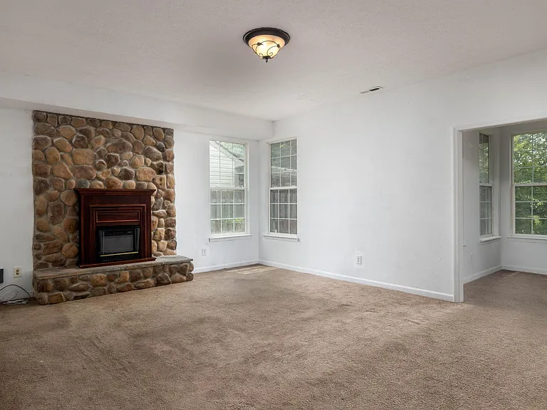 16776 Greensboro Dr — Photo 21