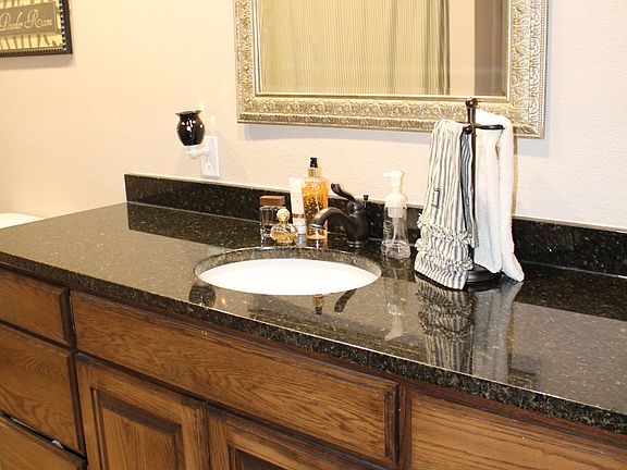 Bathroom 1 - Granite Counter