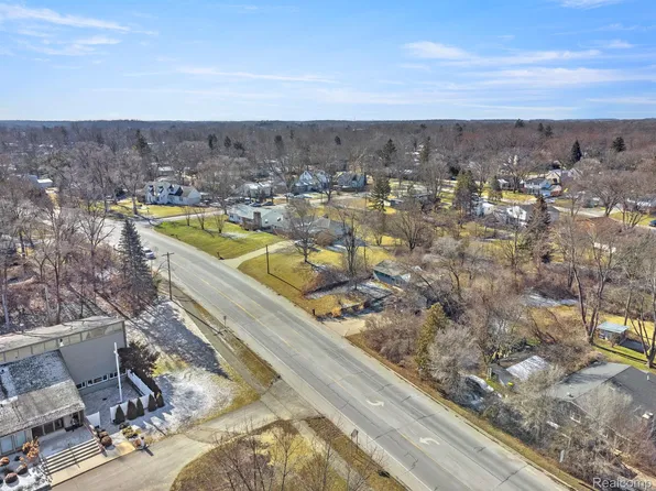 271 N Hewitt Rd, Ypsilanti, MI 48197