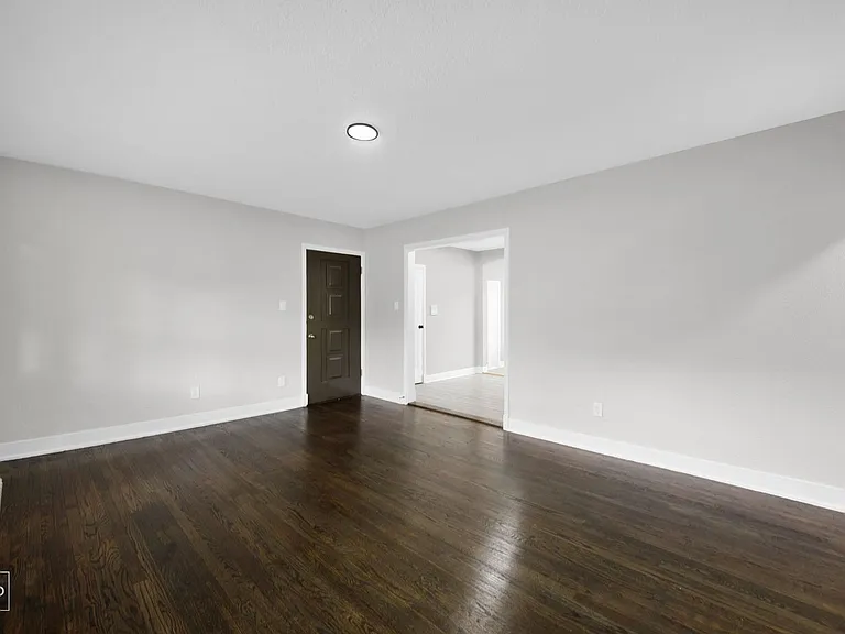 308 Elizabeth St — Photo 2