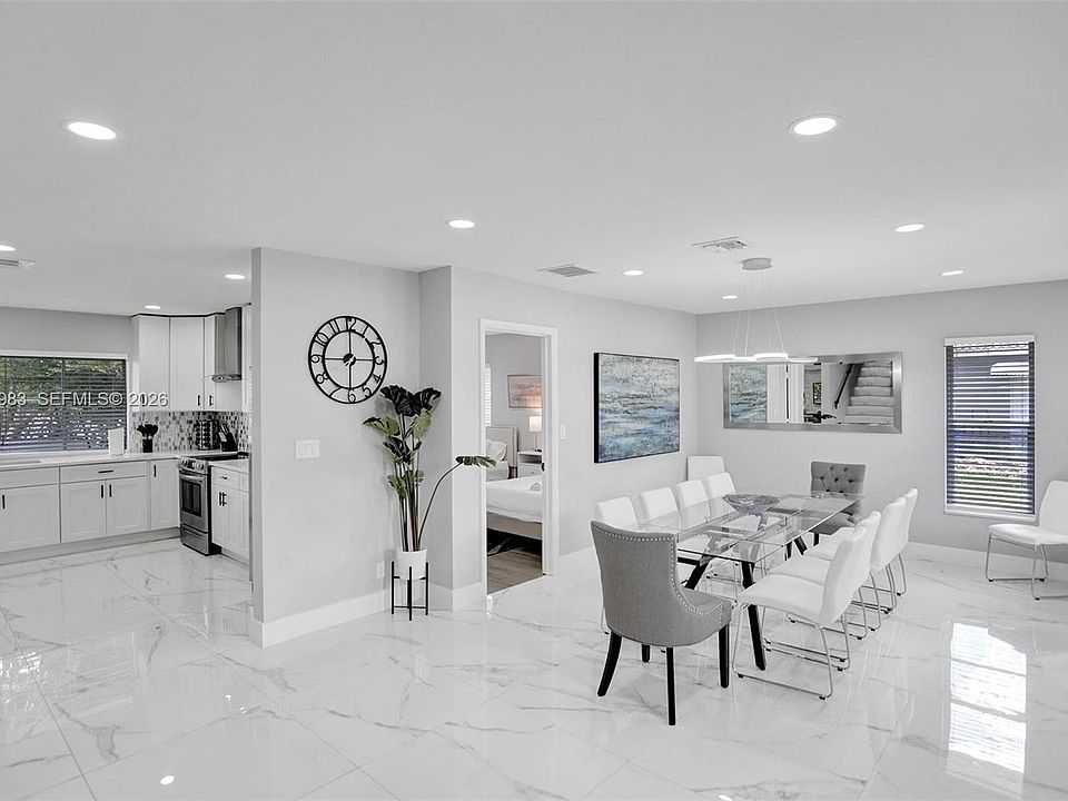 1st image of 6 Little Harbor Way