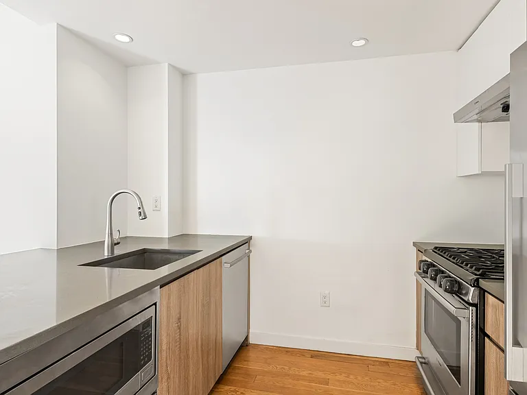 247 N 7th St #1-103 — Photo 4