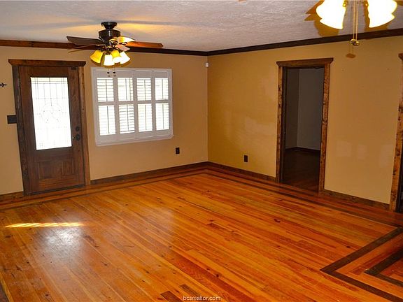 4th image of 15406 Piney Oaks Ln