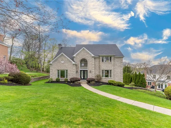 2490 Fife Dr, Pittsburgh, PA 15241