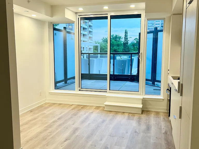 370 Martha St #212 — Photo 17