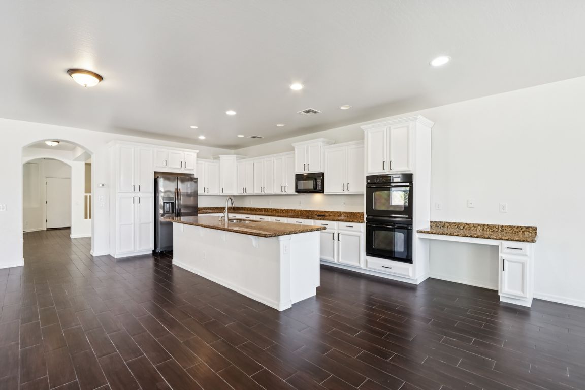 N Riley Rd-1406-015.jpg