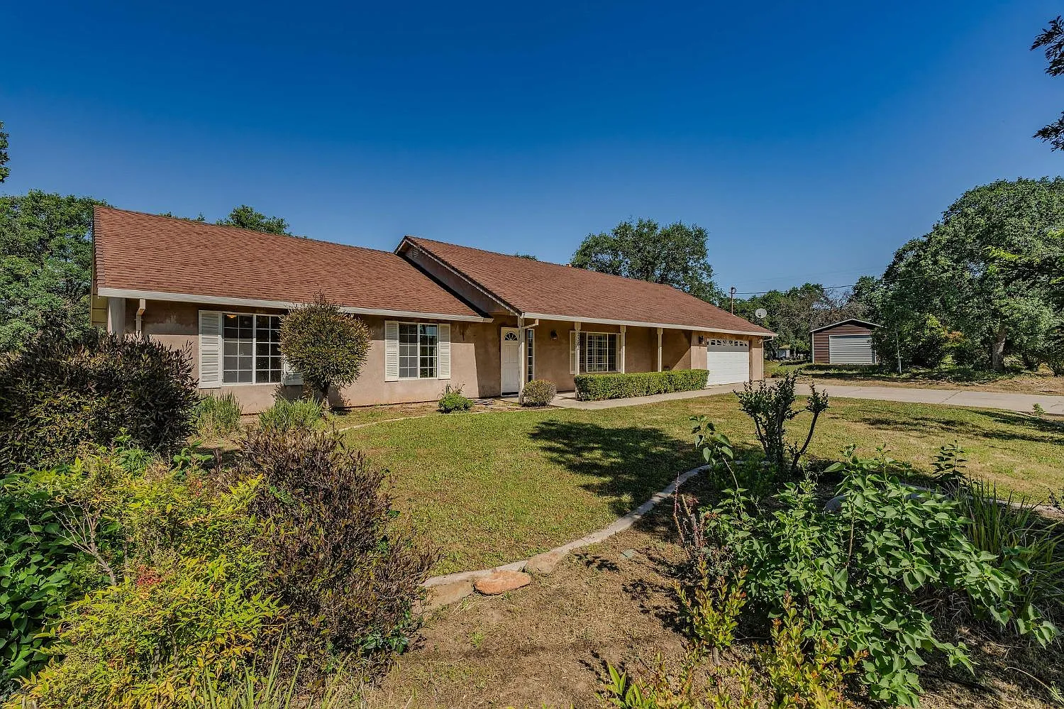 2382 Hartvickson Ln photo 1