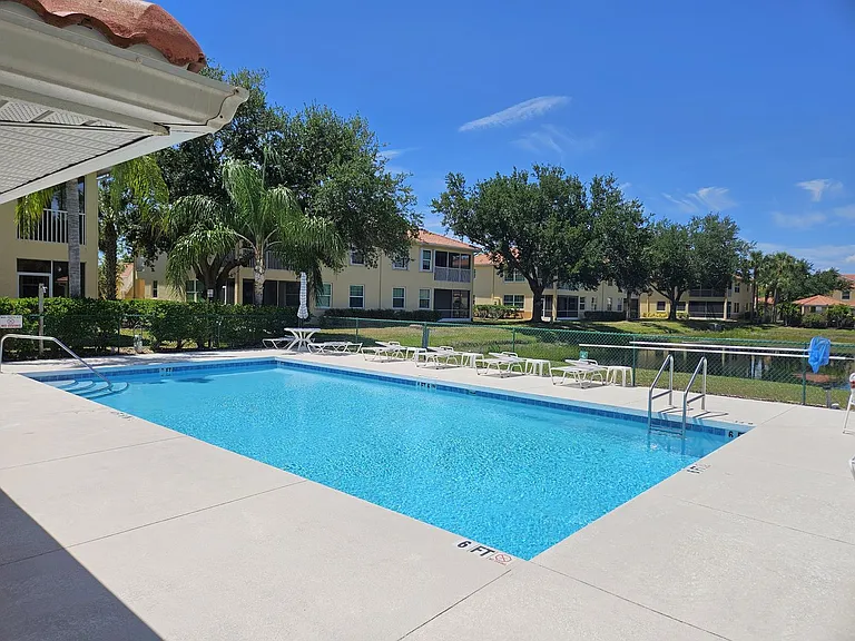 904 Casa Del Lago Way #904 — Photo 3