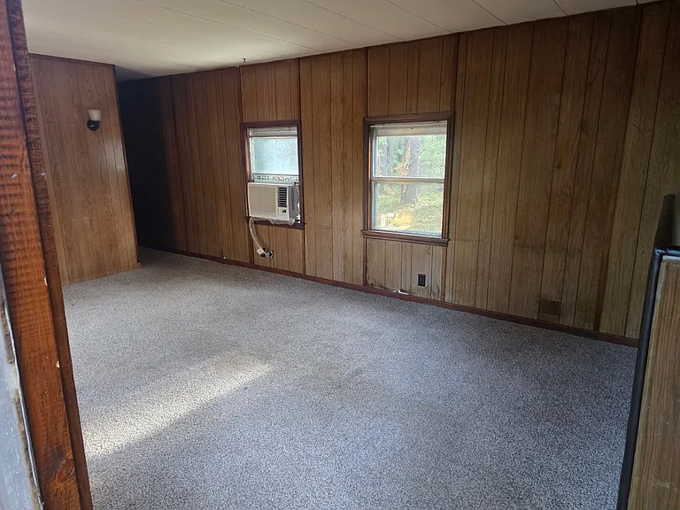 527 S Highway 23 — Photo 4
