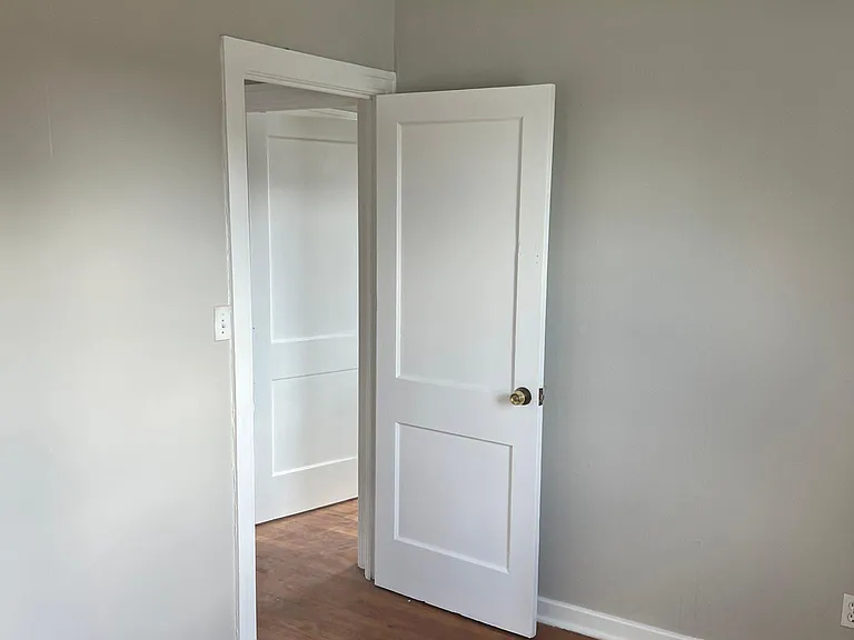 3704 Dartmouth Ave N — Photo 5