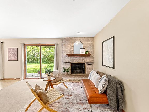 5th image of 201 Roberts DRIVE