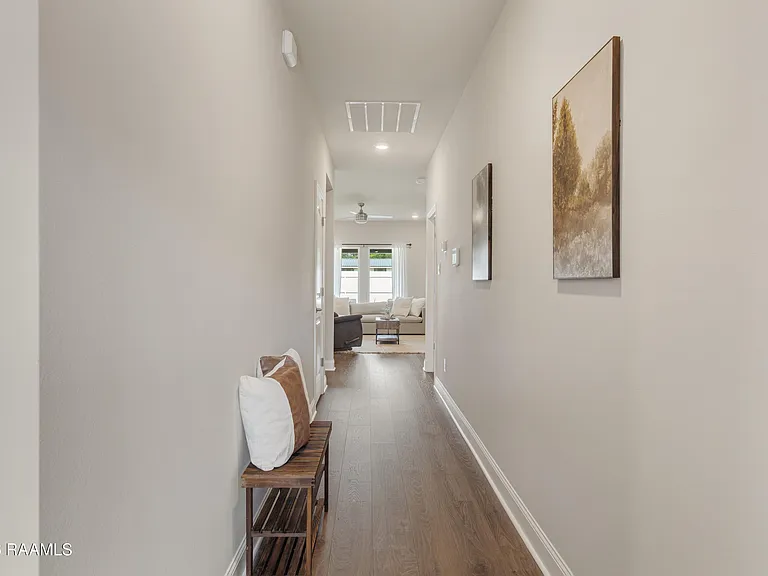 105 Harvest Falls Dr — Photo 2