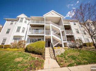 865 Juniper Way, Mahwah, NJ 07430