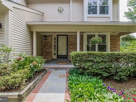 5th image of 4061 Vanda Ln