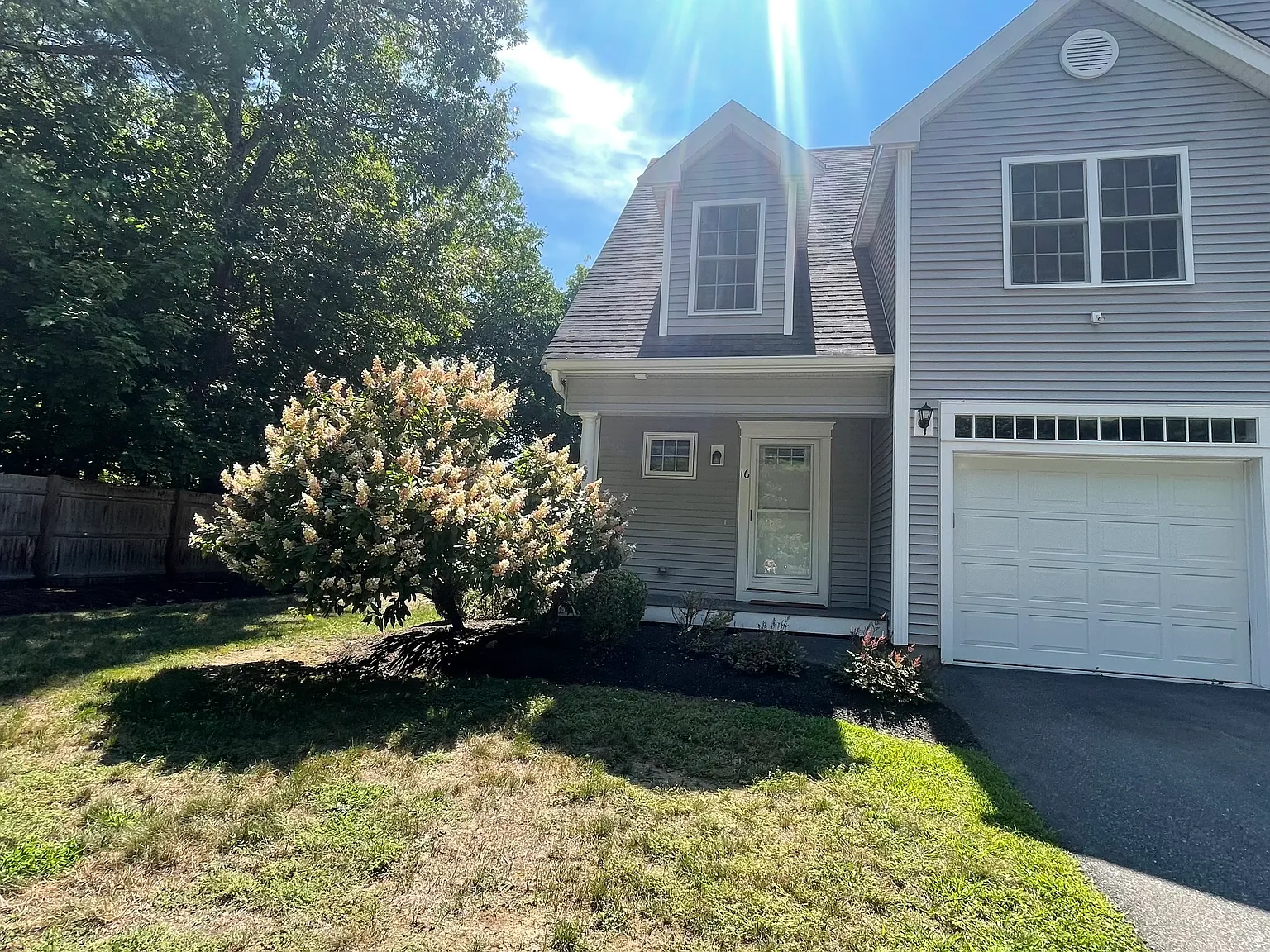 3 bed, 2.5 bath, 1826 sqft, $3,900 — Photo 1