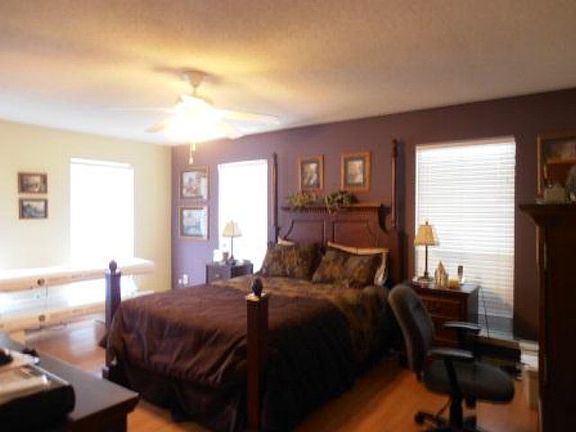 5th image of 13142 Concord Dr E