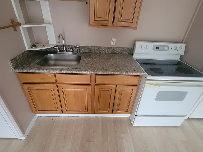 6105 Franklin Ave #B — Photo 8