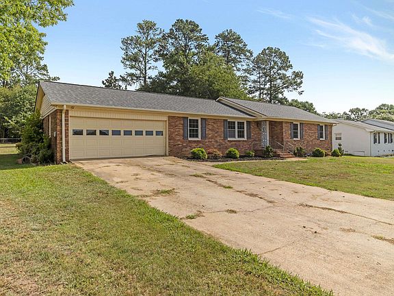 3rd image of 112 Shoally Park Dr