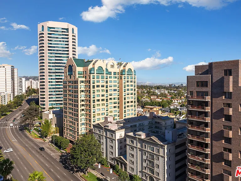 10551 Wilshire Blvd #1405 — Photo 43