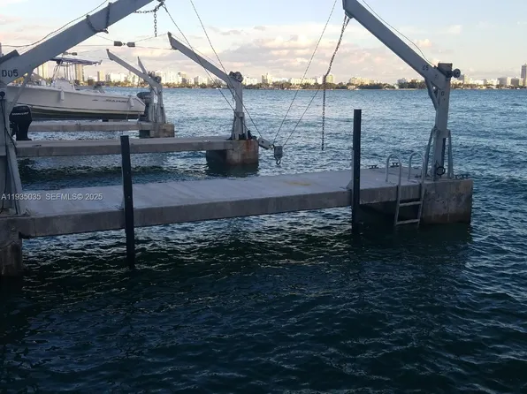 7601 E Treasure Drive Dock D5, Miami Beach, FL 33141