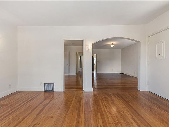 5th image of 276 East Ave