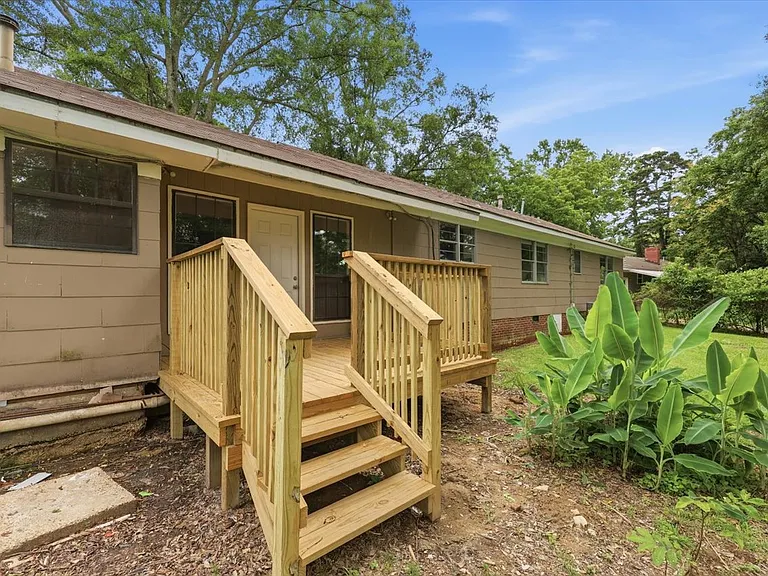 210 Mount Salus Rd — Photo 32