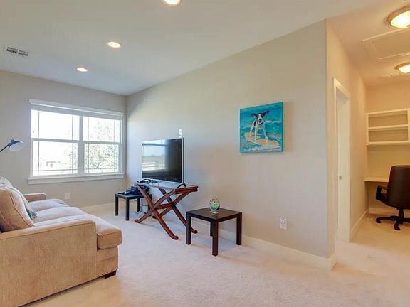 5th image of 18600 Staghorn Dr