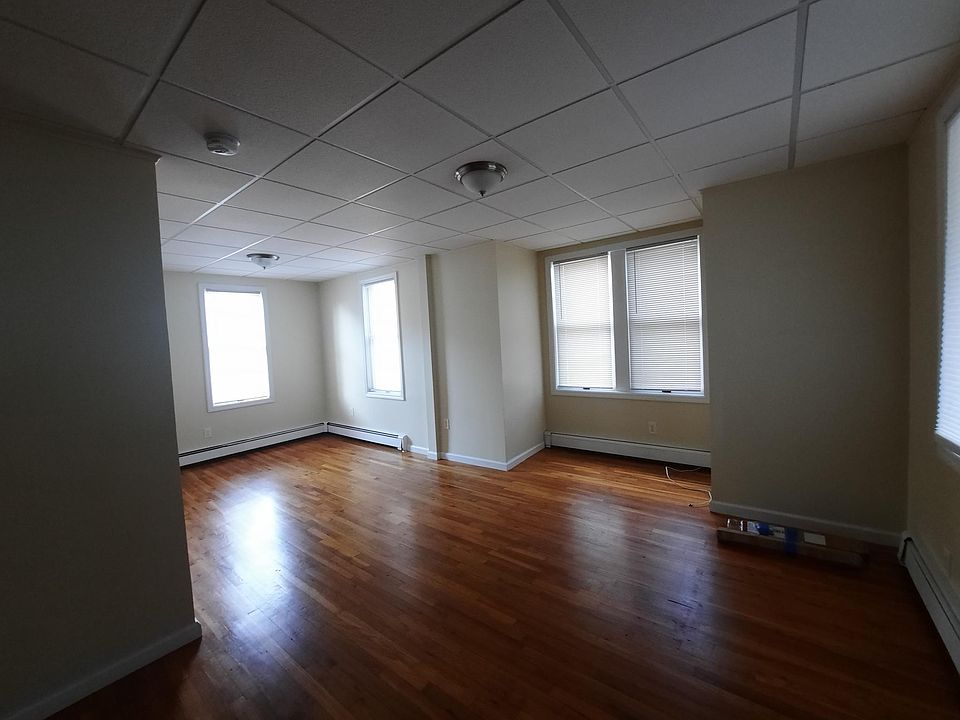 1st image of 158 Anstice St