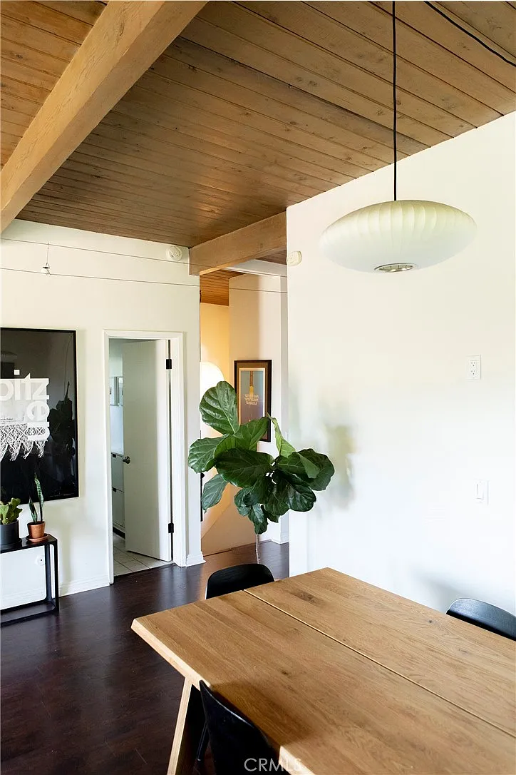 3 bed, 1.5 bath, 1200 sqft, $5,995 — Photo 2