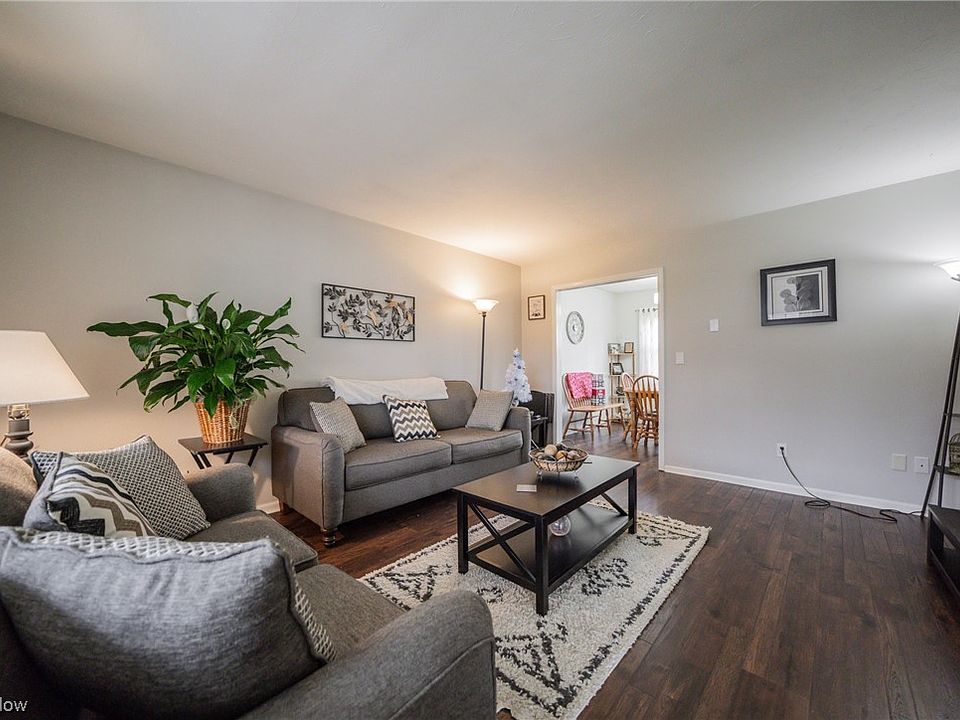 1030 W 45th Pl, Lorain, OH 44052 Zillow