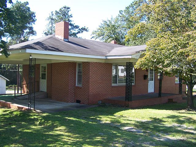 2nd image of 635 Sanders St