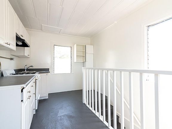 5th image of 2419 Marathon St #2419