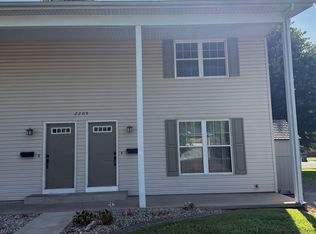 2209 Monticello Pl Side B, Edwardsville, IL 62025