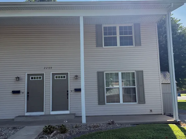 2209 Monticello Pl Side B, Edwardsville, IL 62025