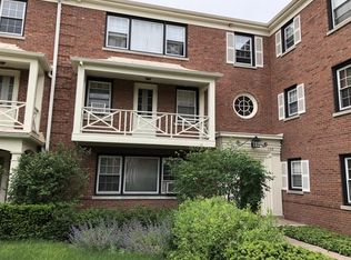 236 Asbury Ave, Evanston, IL 60202