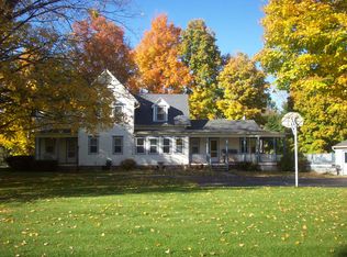 42 Railroad Mills Rd, Pittsford, NY 14534