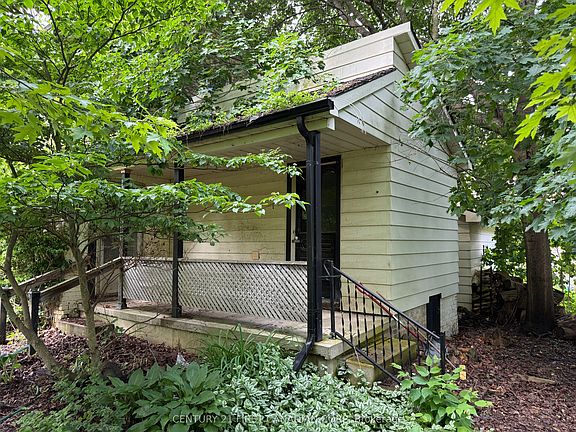 5th image of 190 Church St