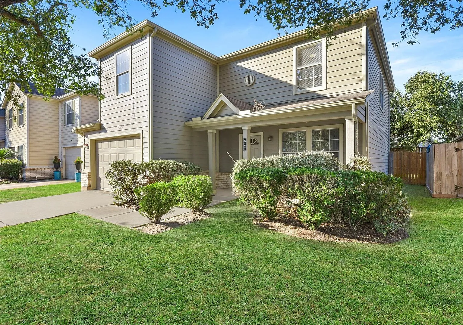 822 Grand Plains, Houston TX 77090 -- Ask about our No Cash Security Deposit Option — Photo 2