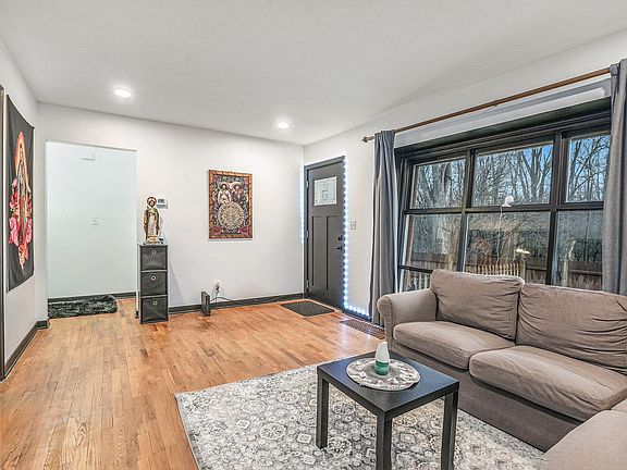 4th image of 1313 N Dorroll St NE