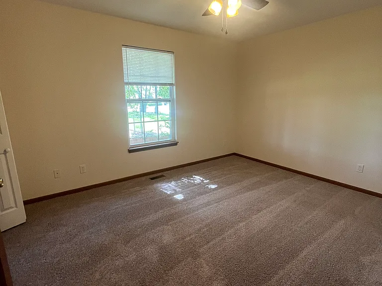 S Warmwater Ave — Photo 15