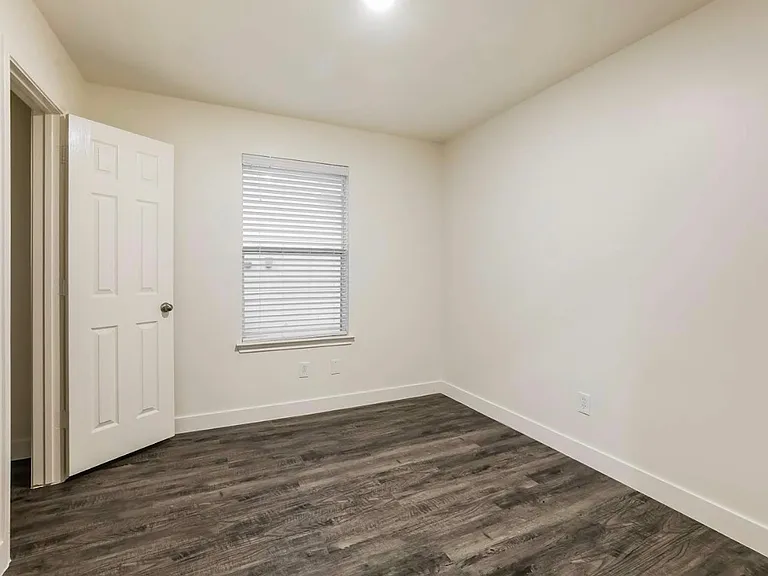 16106 Majestic Glen Ln — Photo 2