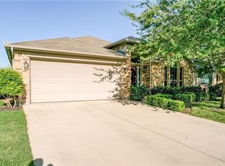 4021 Hunter Peak Rd, Roanoke, TX 76262