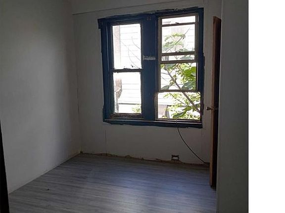 2nd image of 3154 Weymouth St