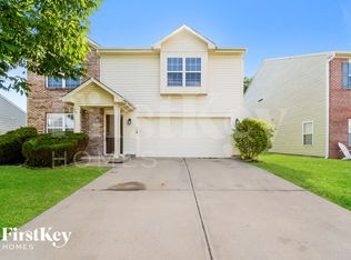 3070 Limber Pine Dr, Whiteland, IN 46184