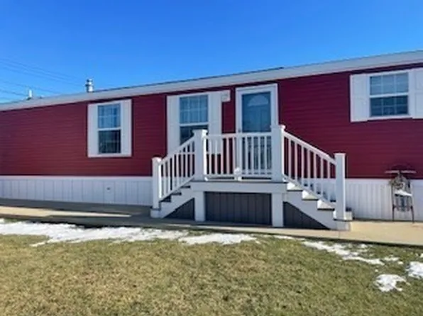 131 Washington St Trailer 11, Foxboro, MA 02035