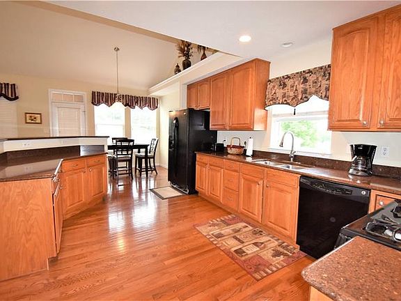 2nd image of 12741 Thoroughbred Dr