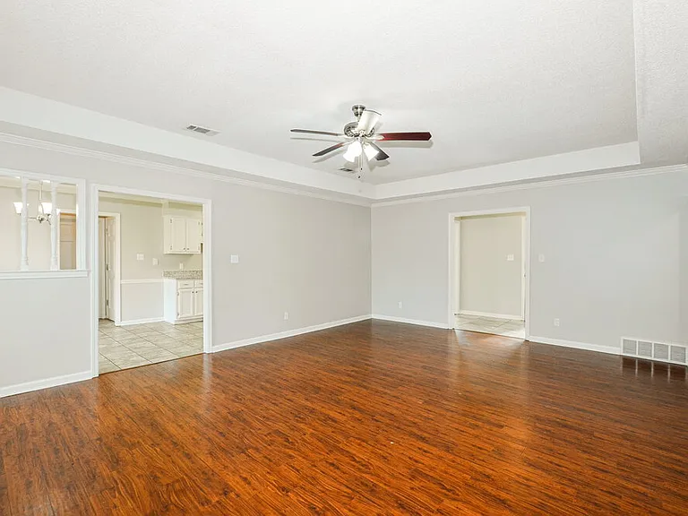 4378 Bunker Hill Dr — Photo 5