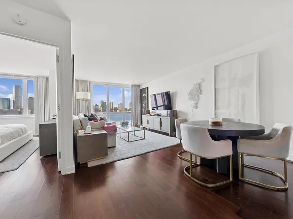 20 River Terrace image 1 of 12