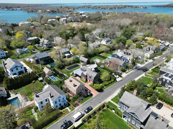 27 Howard St, Sag Harbor, NY 11963